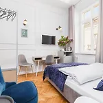 Traveler's Choice - Old Town - By Upstairs Apartmán *