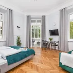 Traveler's Choice - Old Town - By Upstairs * Krakov