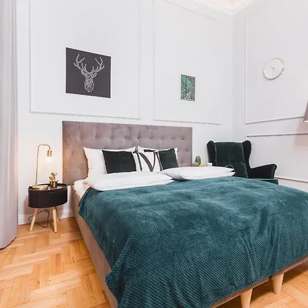 Traveler's Choice - Old Town - By Upstairs Apartment