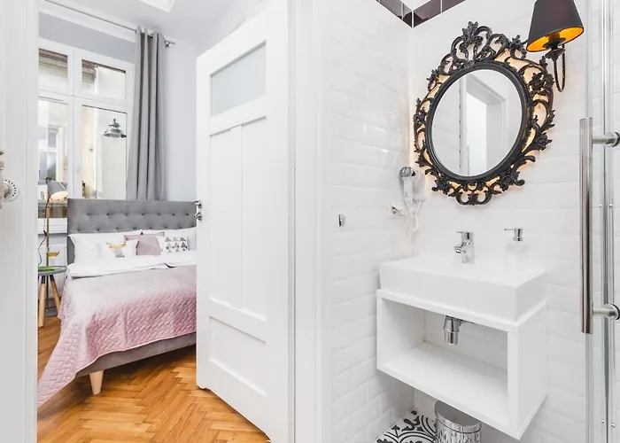 Traveler's Choice - Old Town - By Upstairs * Kraków