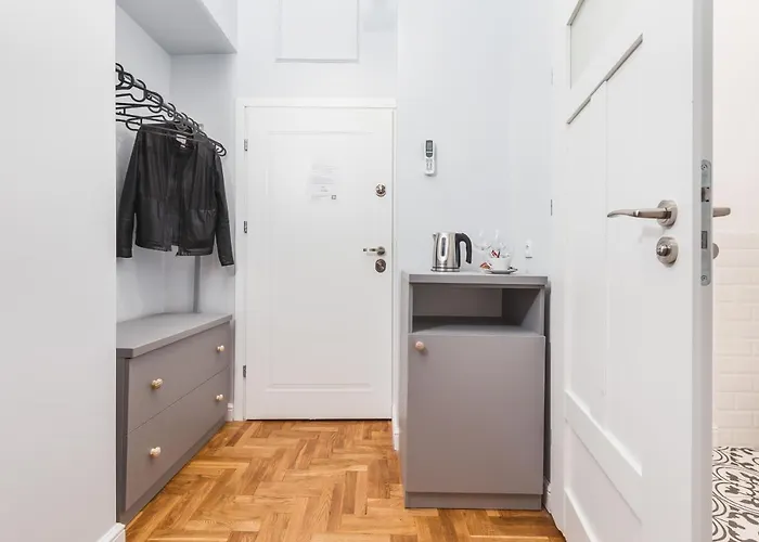 Traveler's Choice - Old Town - By Upstairs Kraków