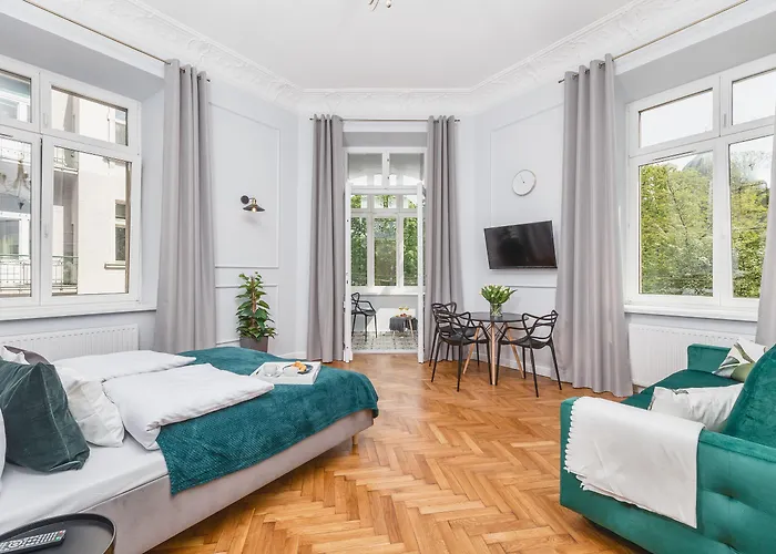 Traveler's Choice - Old Town - By Upstairs * Kraków