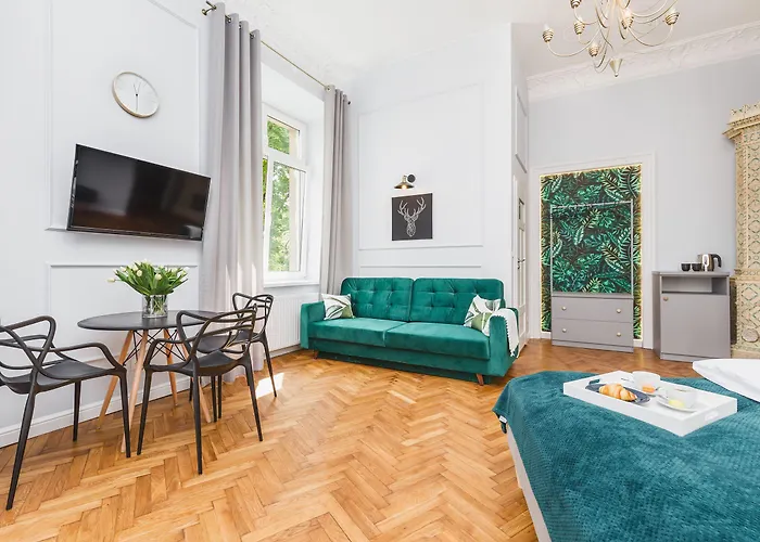 Traveler's Choice - Old Town - By Upstairs Kraków