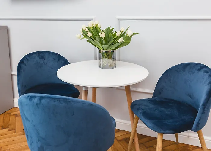 Traveler's Choice - Old Town - By Upstairs