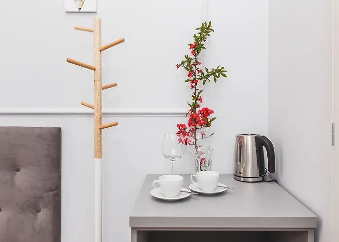 Traveler's Choice - Old Town - By Upstairs