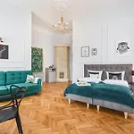 Traveler's Choice - Old Town - By Upstairs Apartament Kraków